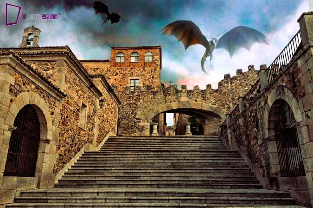 Las Cuatro Esquinas De Касерес Екстер'єр фото